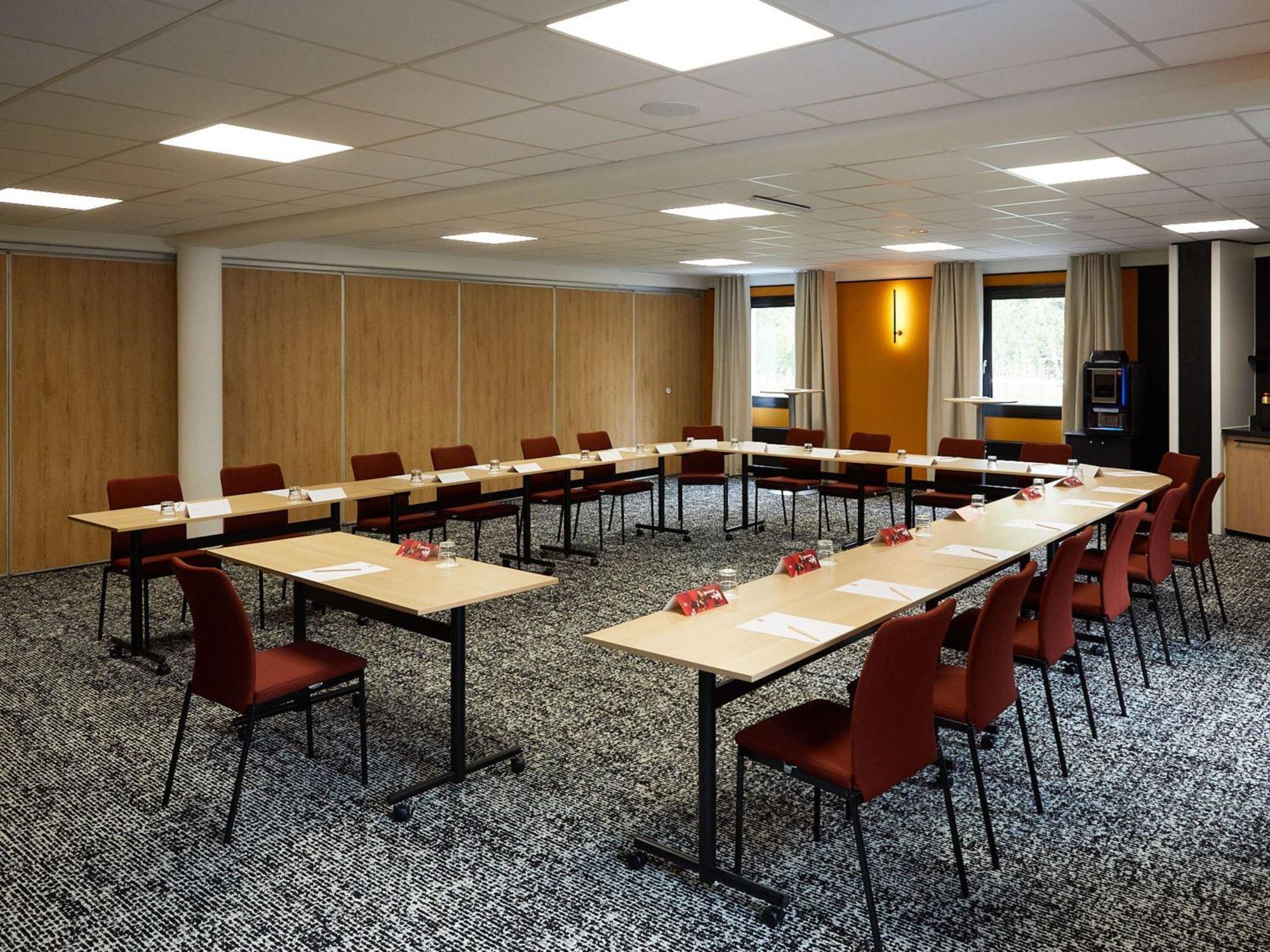 Hotel Ibis Europe Chalon Sur Saone Exterior foto