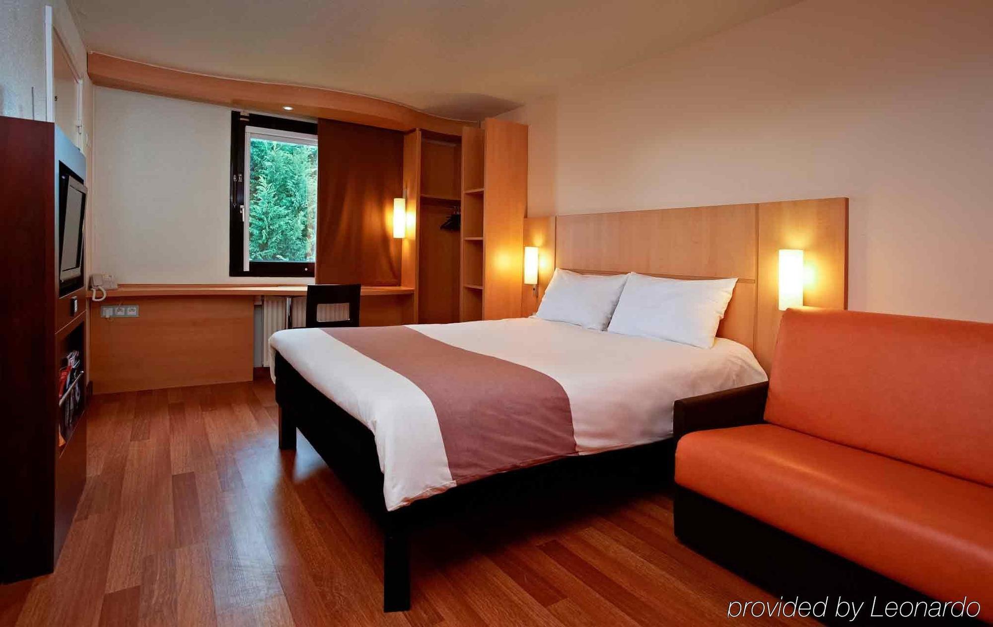 Hotel Ibis Europe Chalon Sur Saone Exterior foto